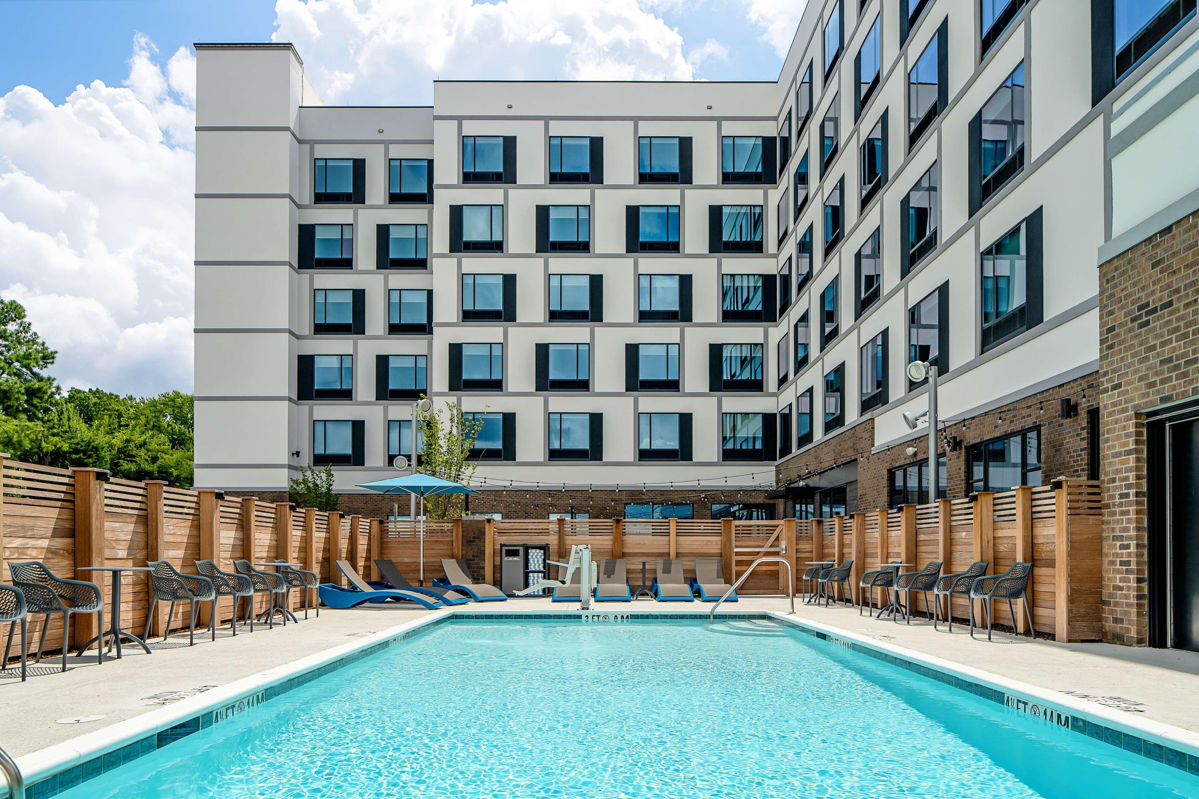 Hampton Inn&Suites Raleigh Midtown, NC Exterior foto